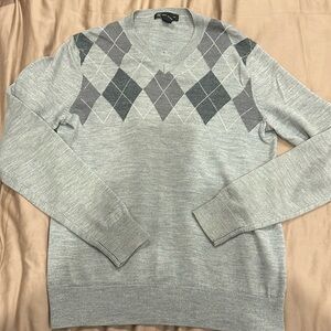 Men’s Grey V-Neck Sweater Argyle Pattern Light Thin light grey Size Small